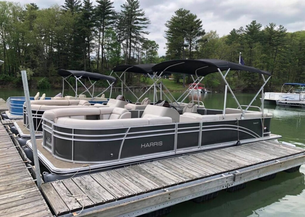 Back view of a 12 person pontoon