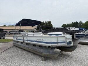 1994 sun tracker party barge 24 61061 img 6253