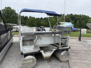 1994 sun tracker party barge 24 61061 img 6256