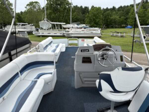 1994 sun tracker party barge 24 61061 img 6257