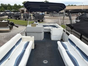 1994 sun tracker party barge 24 61061 img 6258