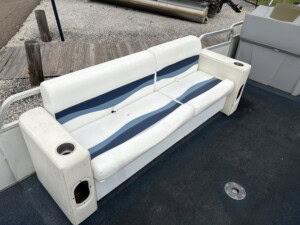 1994 sun tracker party barge 24 61061 img 6260