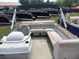 2002 sanpan 2500 brokerage img 6470