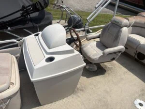 2002 sanpan 2500 brokerage img 6473