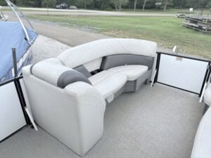 2021 white and blue sylvan rental 79252 img 2677