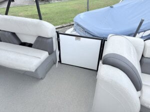 2021 white and blue sylvan rental 79252 img 2680