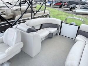 2021 white and blue sylvan rental 79252 img 2686