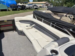 2023 barletta c24uc pontoon 13430 img 6152
