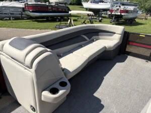 2023 barletta c24uc pontoon 13430 img 6153