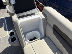 2023 barletta c24uc pontoon 13430 img 6156