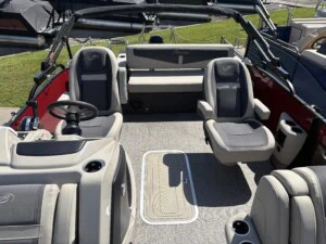 2023 barletta c24uc pontoon 13430 img 6157