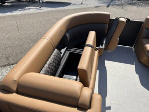 2026 harris cruiser pontoon boat 6072 img 5522