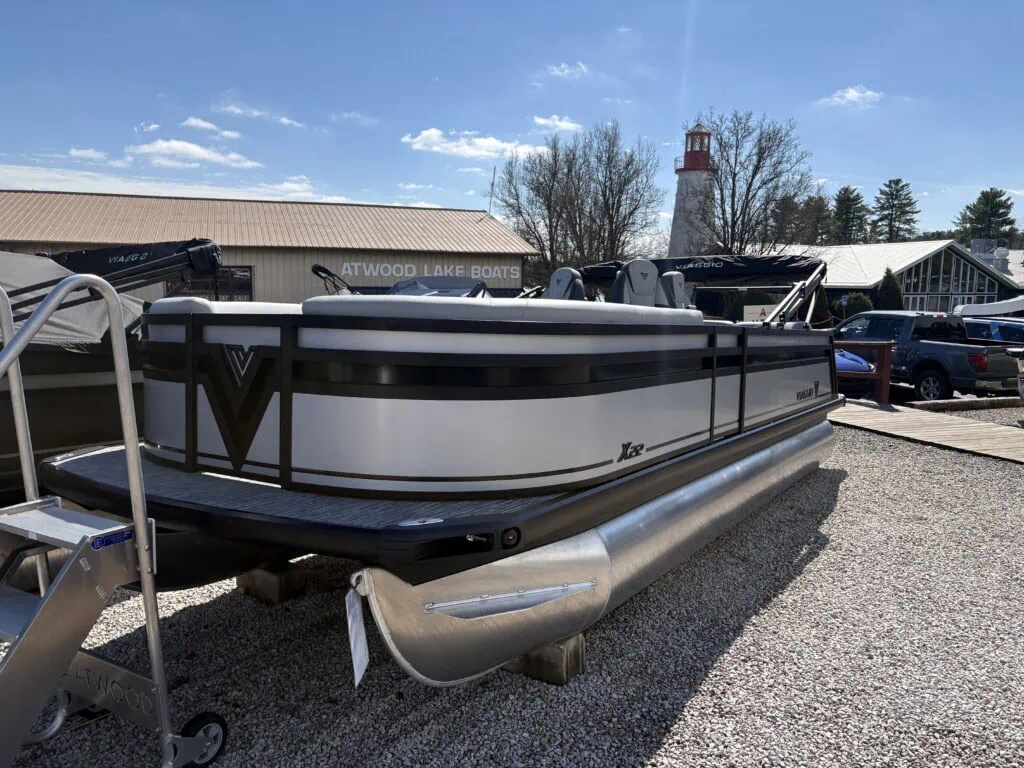 Pontoon boat at Atwood Lake Boats
