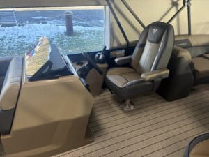 2026 viaggio pontoon boat v22u img 4003