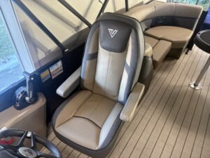 2026 viaggio pontoon boat v22u img 4005