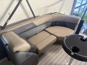 2026 viaggio pontoon boat v22u img 4010