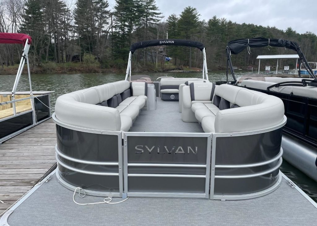 20 passenger pontoon rear view