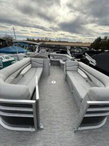 bennington pontoon boat 20ssbimg 1681