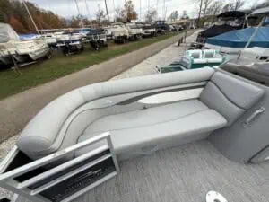 bennington pontoon boat 20ssbimg 1683