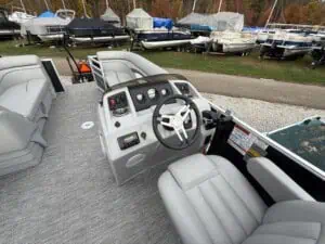 bennington pontoon boat 20ssbimg 1685