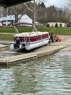 Boat haul out service